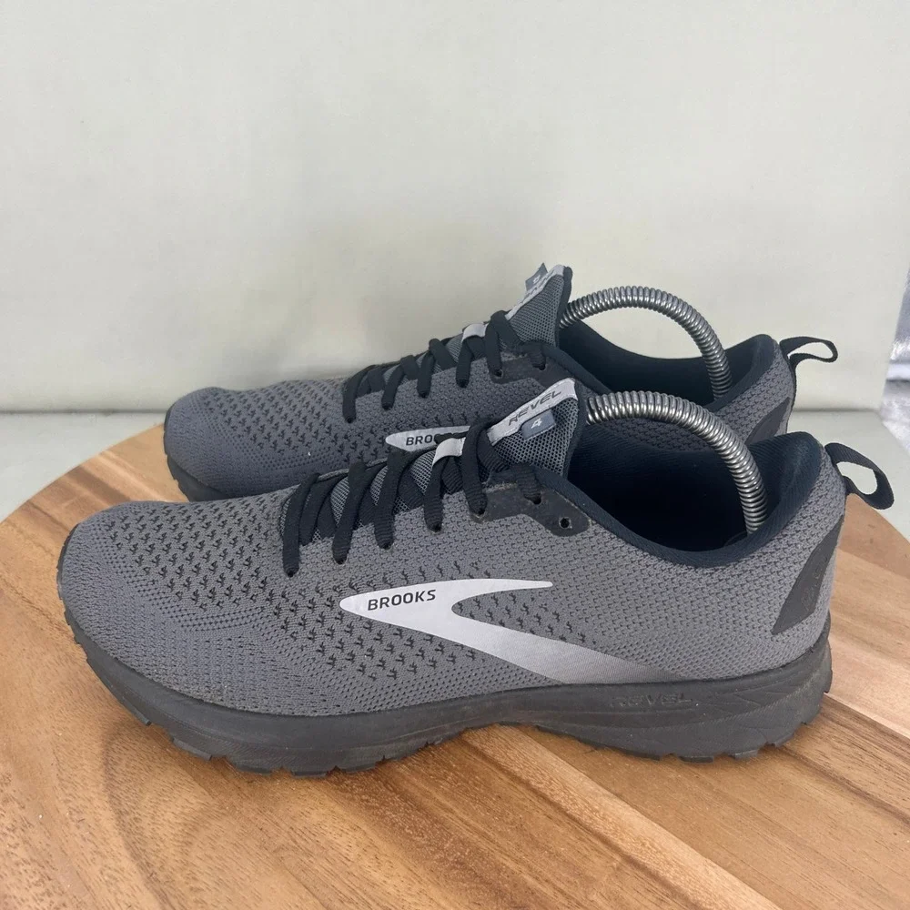 Brooks Revel 4 Mens Running Shoes Grey Black 1103471D040 Size 9.5 D